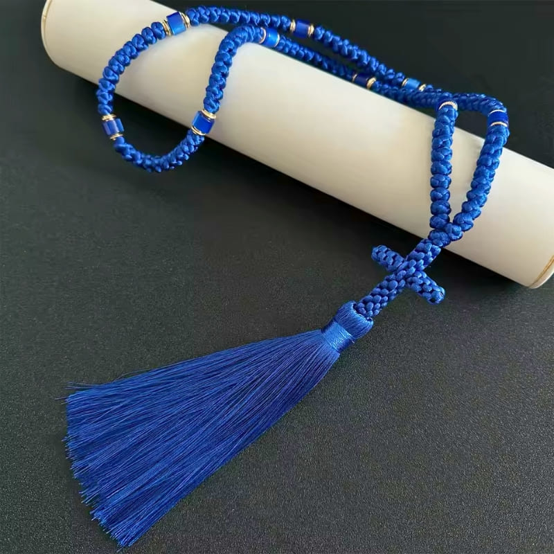Tchotki orthodoxe traditionnel bleu posé sur support