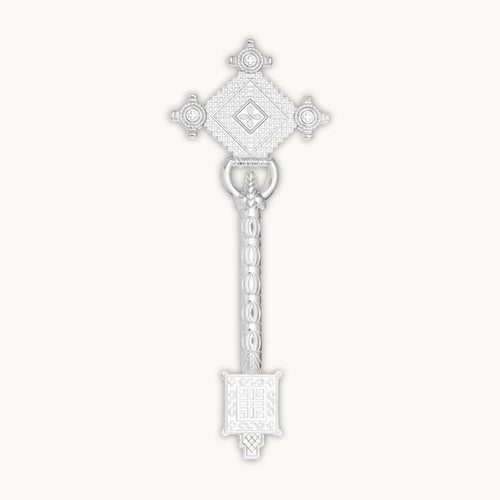 Croix de bénédiction éthiopienne de couleur argentée, sur fond clair
