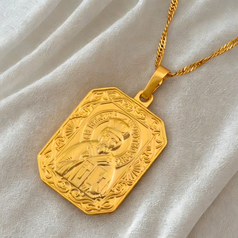 Collier pendentif Saint Nicolas en or - bijou religieux orthodoxe