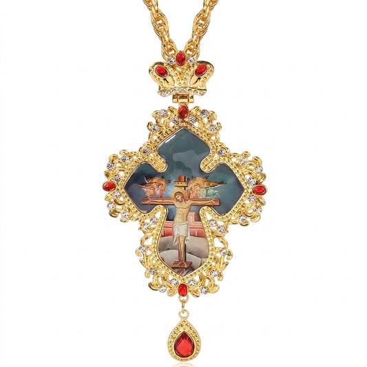 Collana Lunga Pendente Croce Pettorale Dorata — Crocifissione con Angeli, Pietre Rosse, Ricade in Basso