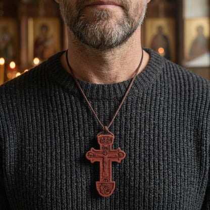 Halskette Orthodoxes Kreuz aus Braunem Holz mit INRI-Gravur