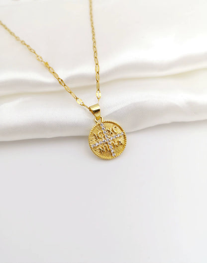 Médaillon "IC XC NIKA" Croix Pavée de Strass, Plaqué Or