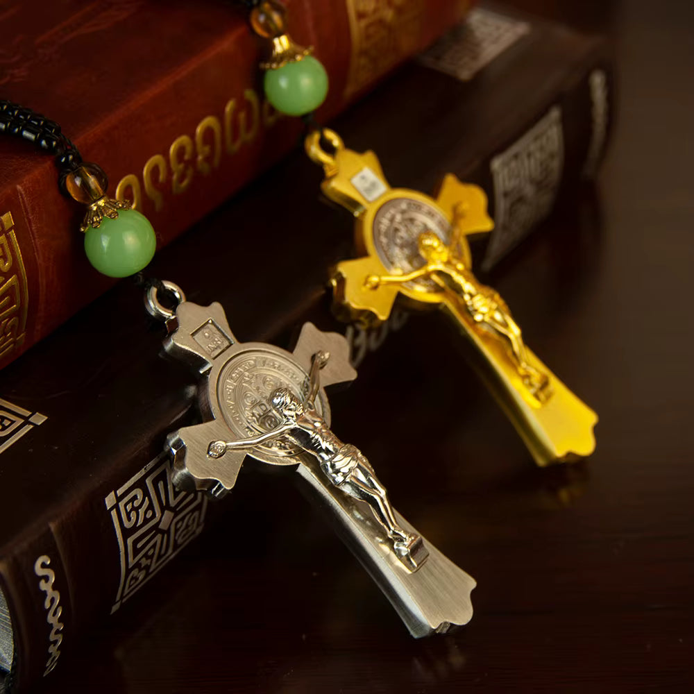 Collier Crucifix avec Chaîne à Perles en Bois