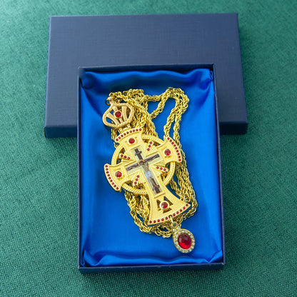 Croix Pectorale Russe Plaquée Or avec Pierre Rouge — Collier Prêtre Orthodoxe