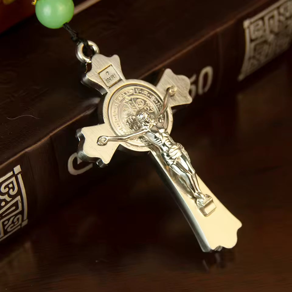 Collier Crucifix avec Chaîne à Perles en Bois