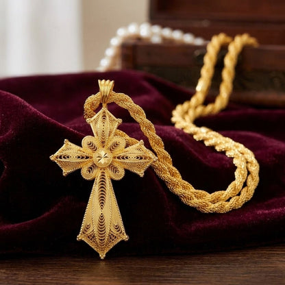 Collier Pendentif Croix Éthiopienne Filigrane — Rosette Dorée