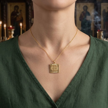 Médaillon Croix Byzantine Plaqué Or
