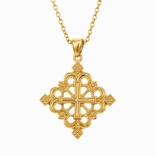 Pendentif croix éthiopienne en couleur or pour femmes sur fond blanc 