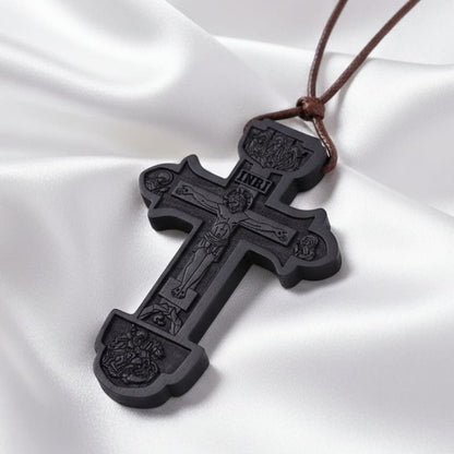 Bijou pendentif croix orthodoxe en bois noir avec gravure de Jésus et inscription INRI
