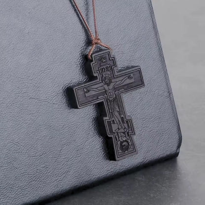 Collier croix orthodoxe en bois traditionnel de couleur noir